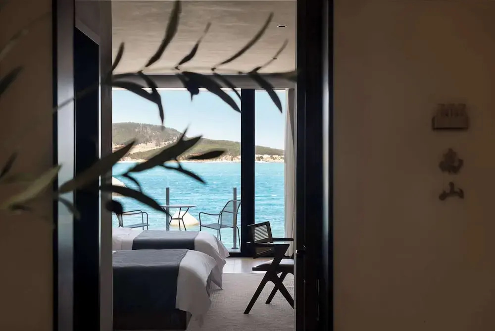Moya Resort Hotel-Near Laoshan Scenic Area,Free Private Beachcombing, Free DIY Experience, 3 Free Photographers Photos, Paid provision Featured Seafood