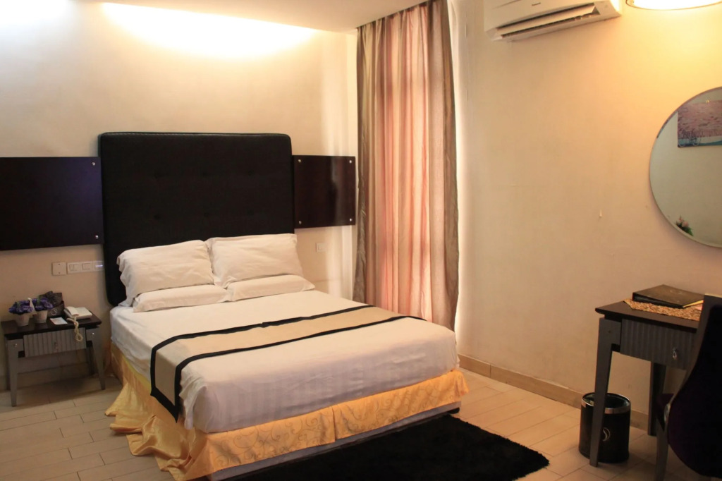 Shervinton Executive Boutique Hotel