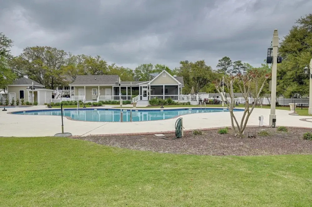 Cottage w/ Deck & Pool Access ~ 6 Mi to Beach