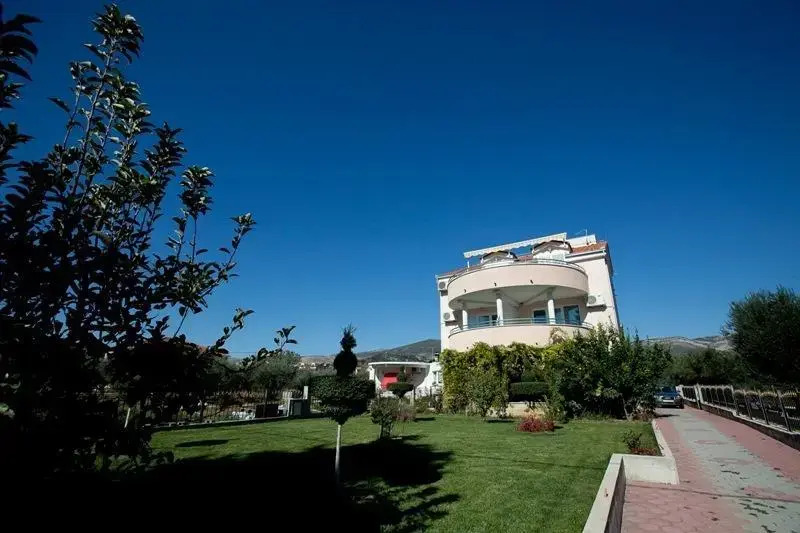 Villa Rose