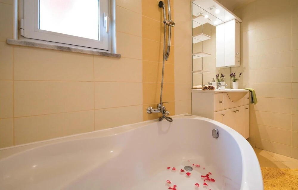 Stunning Apartment in Pula With 3 Bedrooms, Wifi and Outdoor Swimming Pool