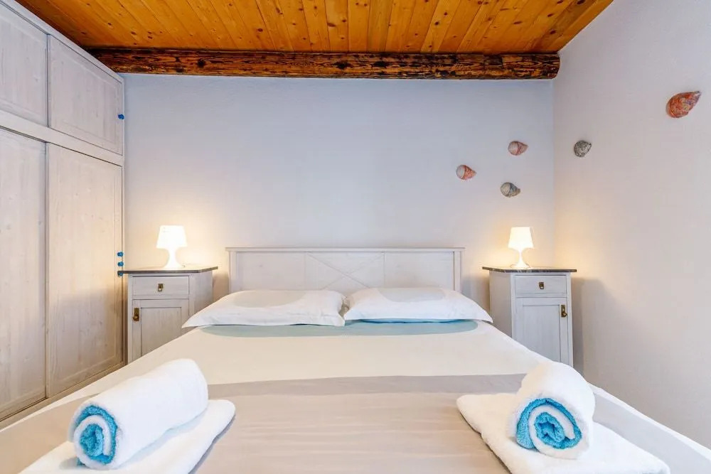 Honeymoon House Eufemia