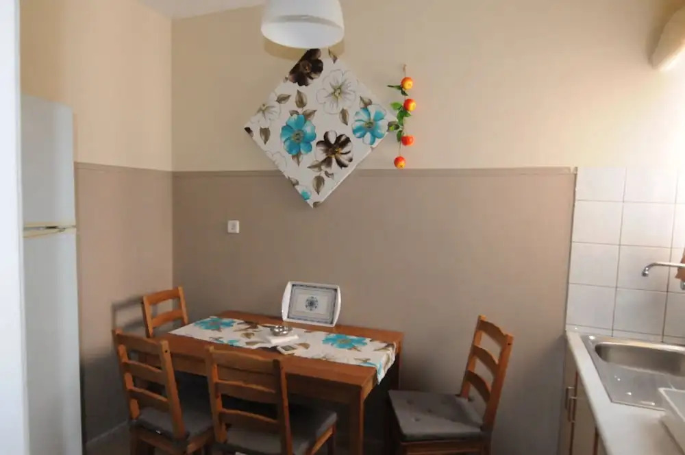 Kinetta Apartments