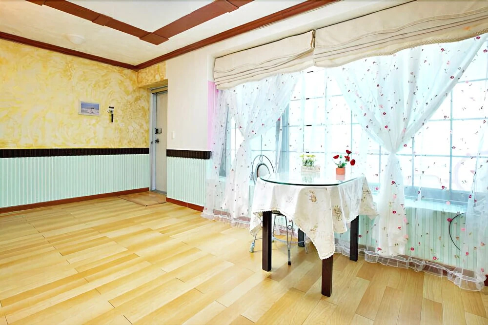Taean Red Pension