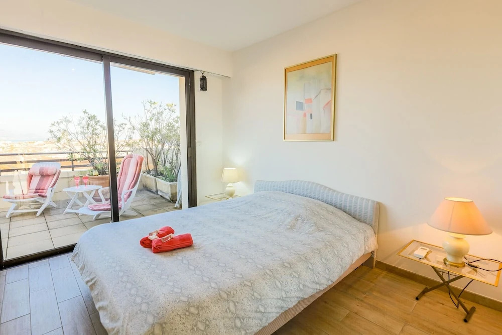 Vieil Antibes Vista AP3093 by Riviera Ho