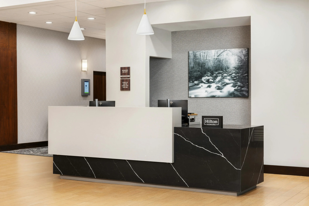 Doubletree By Hilton Greensboro Airport