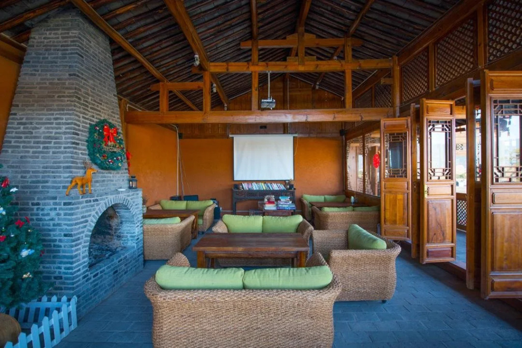 Lijiang Banshan Huayu Inn