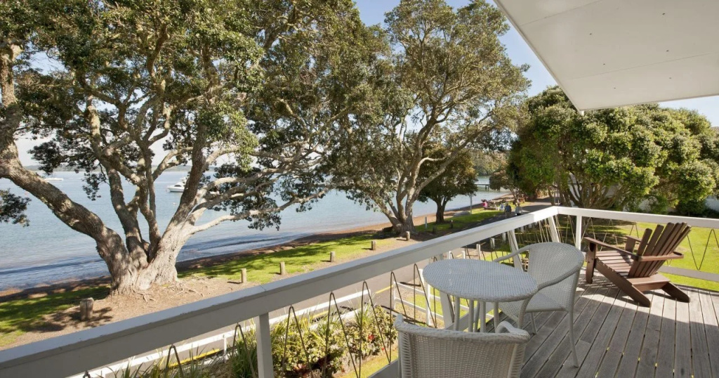 Hananui Lodge and Apartments