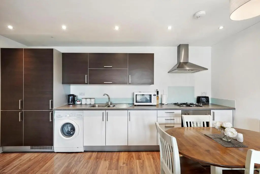 Clarendon Heights - Stylish Two-Bedroom Apartment