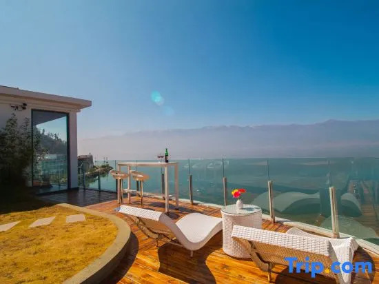 Xingyuxinyuan Lake View Holiday Hotel