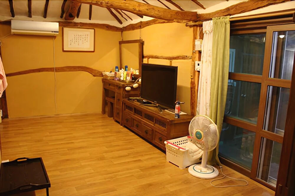 Asan Four Season Hanok Pension