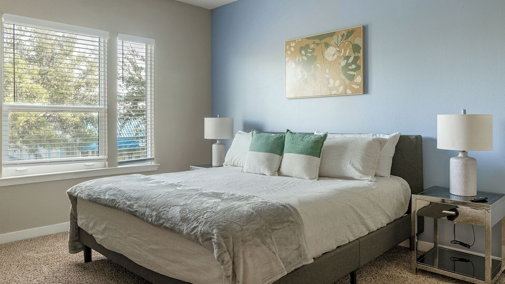 Landing Amazing 1bd, Gym, Yoga Studio