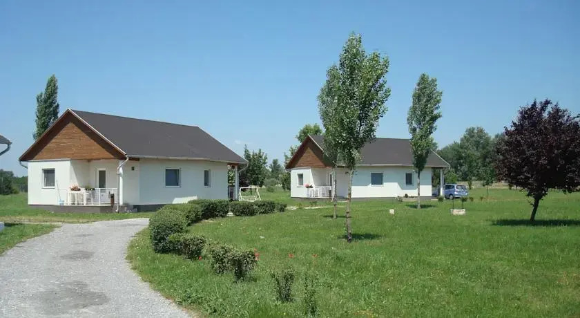Termál Kemping Apartmanok