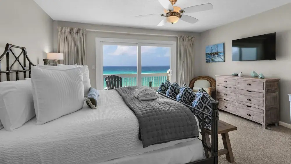 2BR Beachfront Townhome w/ Beach Service + Free Attraction Tickets!