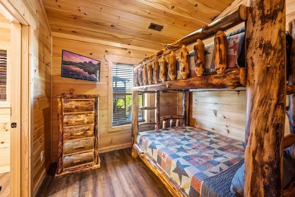 Gatlinburg Views Lodge 5 Bedroom Cabin