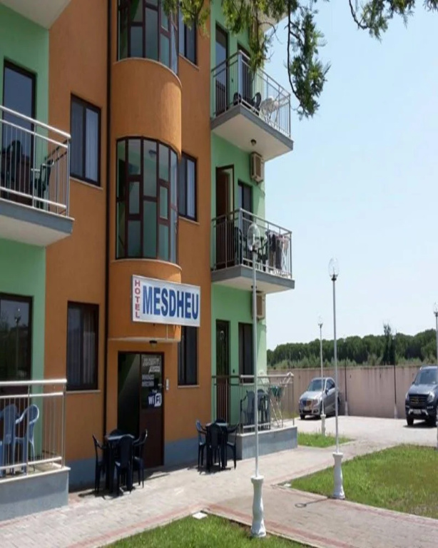 Hotel Mesdheu Velipoje