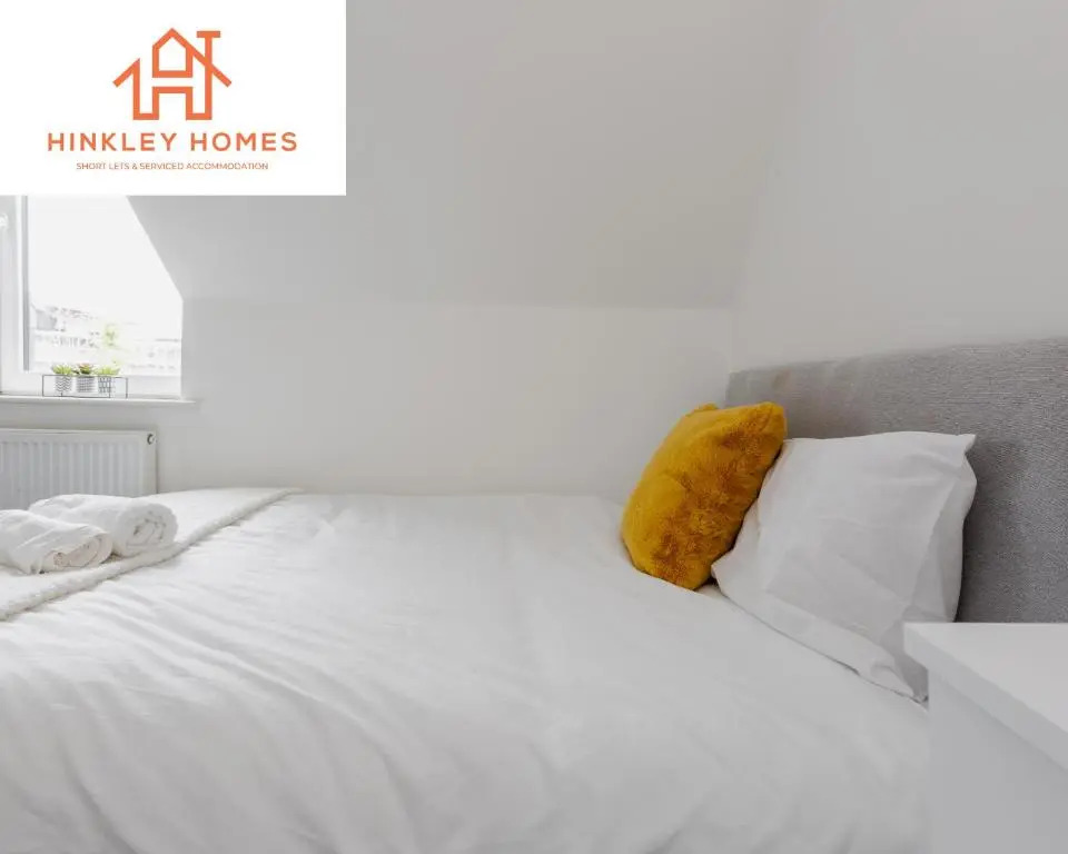 5 Beds - Free Gated Parking - City Centre - By Hinkley Homes Short Lets & Serviced Accommodation