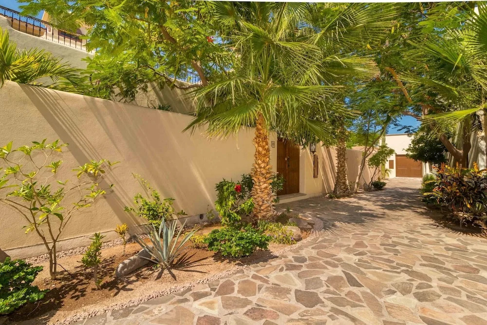 Casa De La Alegria 3BR by Casago
