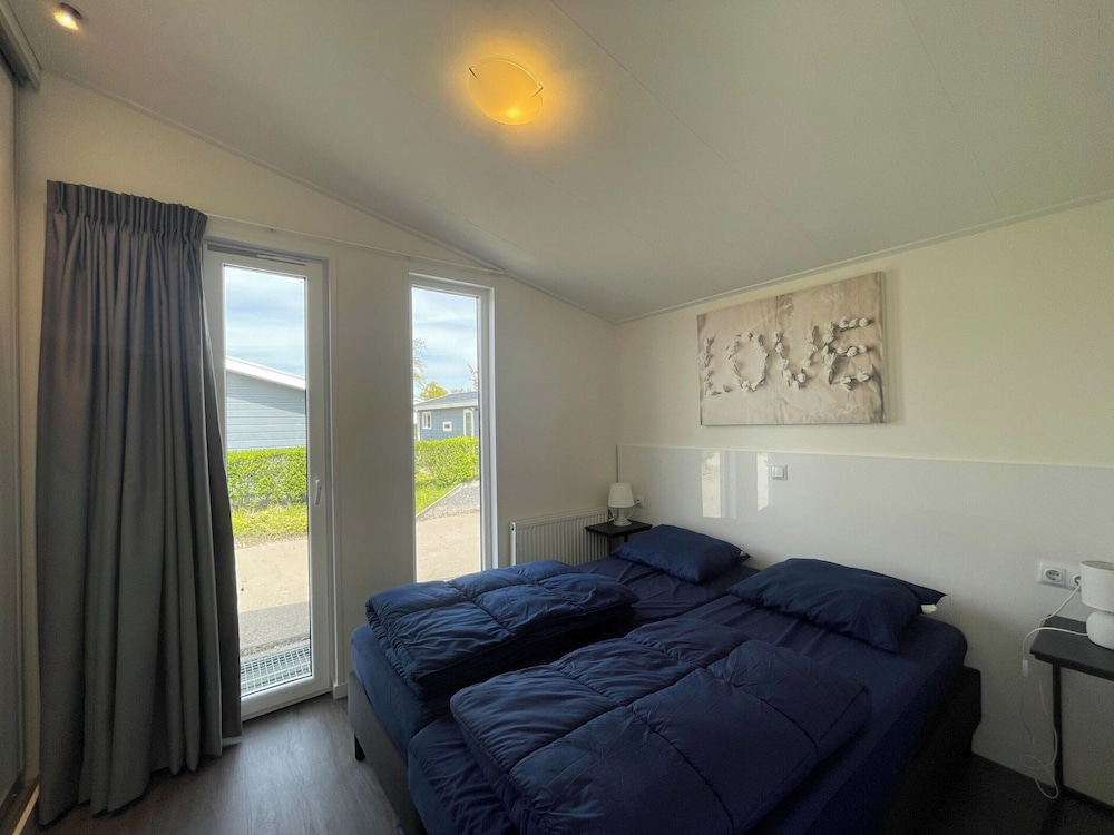 6-guest Stylish Chalet in De Rijp