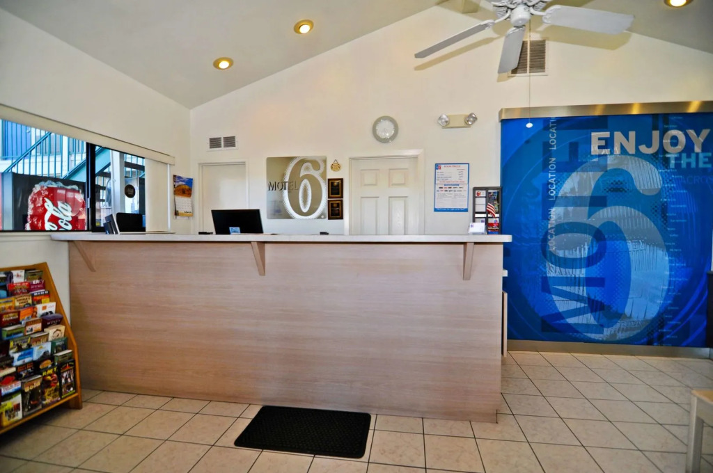 Motel 6-Willows, CA