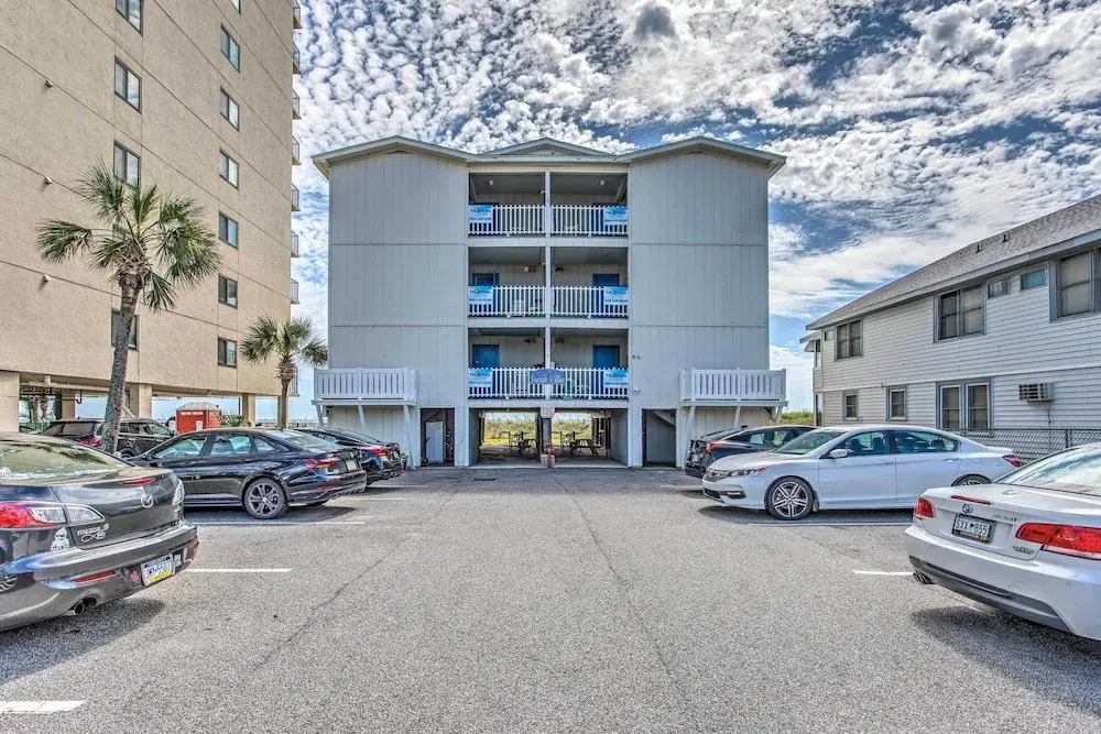 Sunny Windy Hill Beachfront Condo w/ Private Patio, North Myrtle Beach