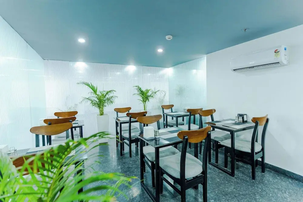 BedChambers Luxury Apartment Near Golf course Road