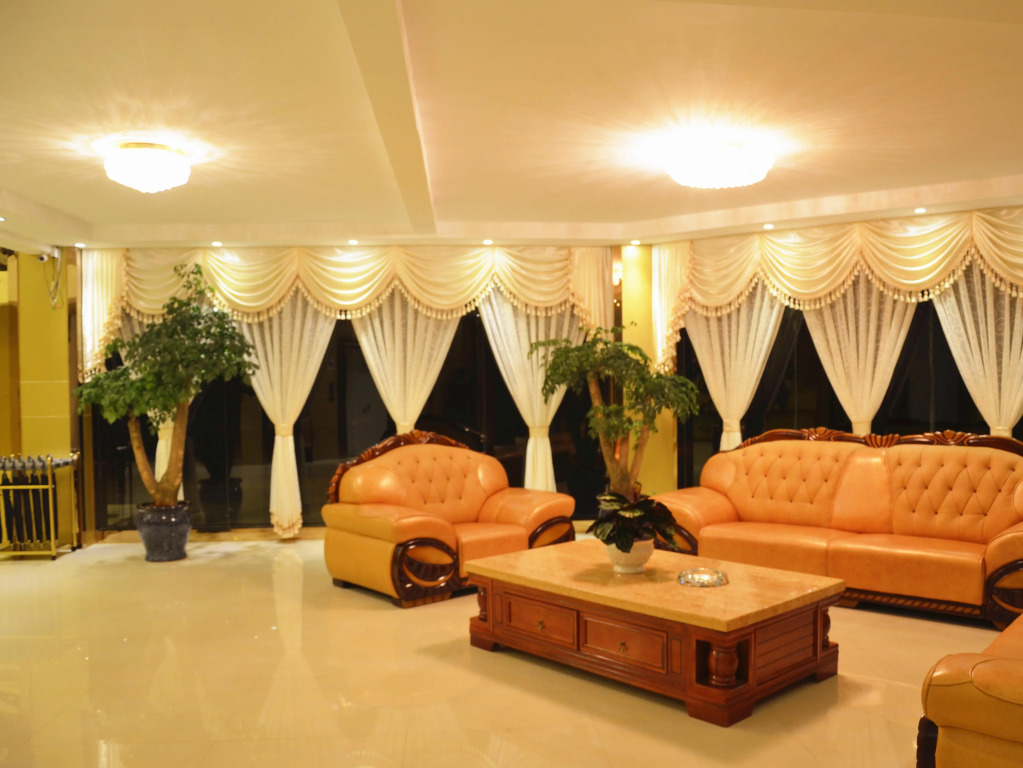 Kunming July Hotel
