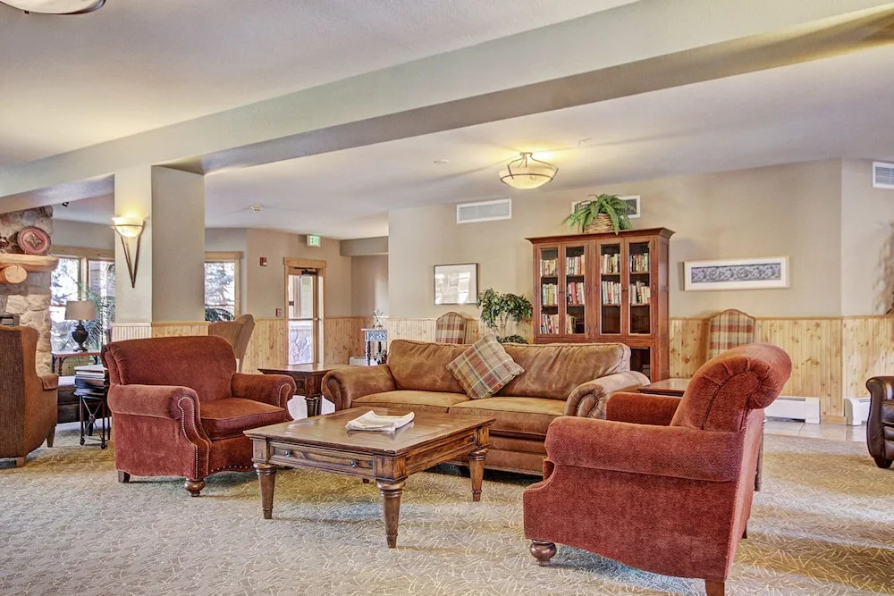 2640 Tenderfoot 3 Bedroom Condo by RedAwning