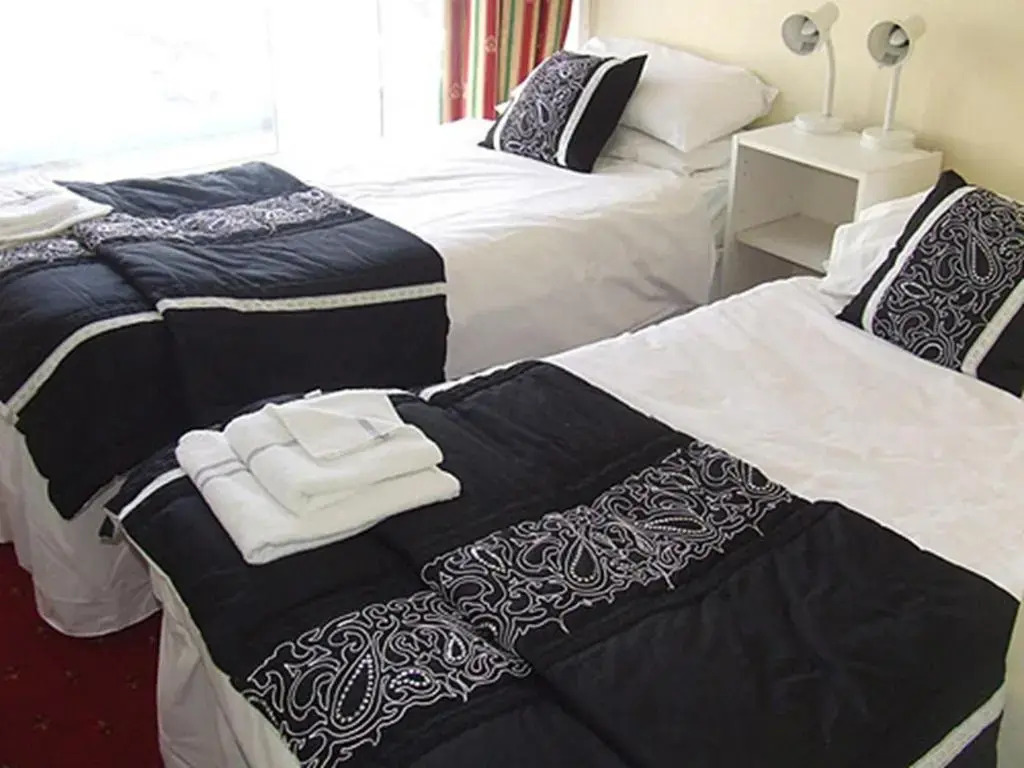 The Woodfield Hotel , Indoor Heated swimming pool, Spacious lounge and Bar