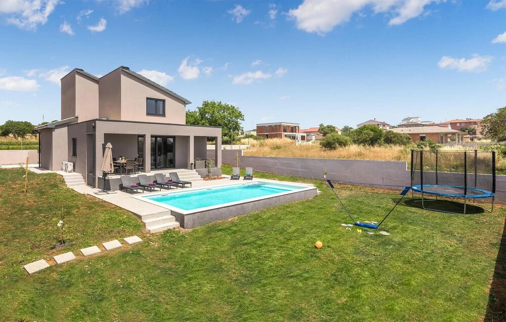 Beautiful Home In Pula