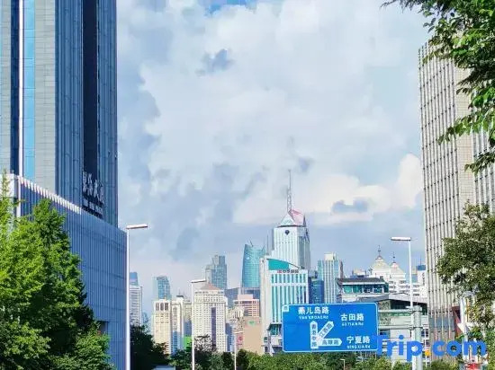 Qingdao Yihaiju Boutique Hotel (Wusi Square Qingdao University Branch)