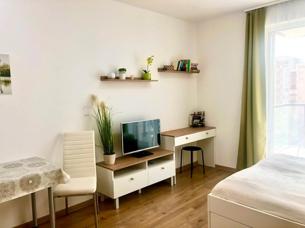 Sweet Home Apartman, 30sqm studio, balcony, mountain view, brand new, free private parking