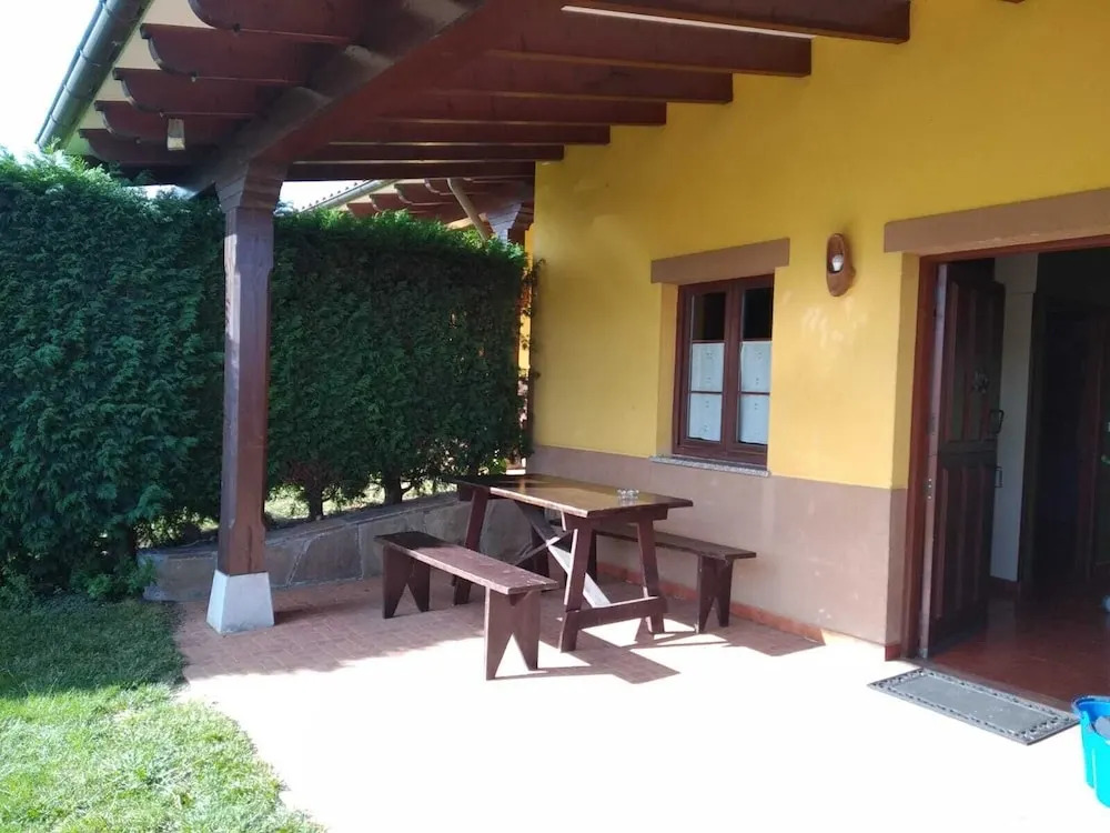 Apartamentos Rurales La Regatina
