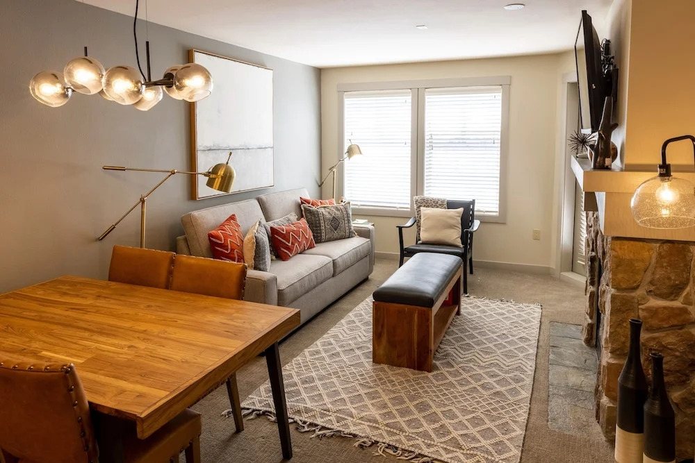 Eagle Springs East 1 & 2 Bedroom Condos