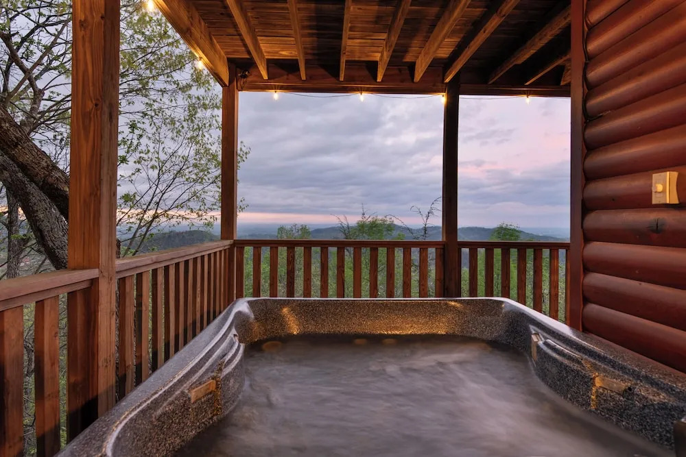 The Real Mccoy Stunning Views w/ Private Hot Tub