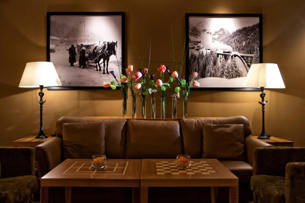 The Grand Arosa - Pop-Up Hotel Self Check-in