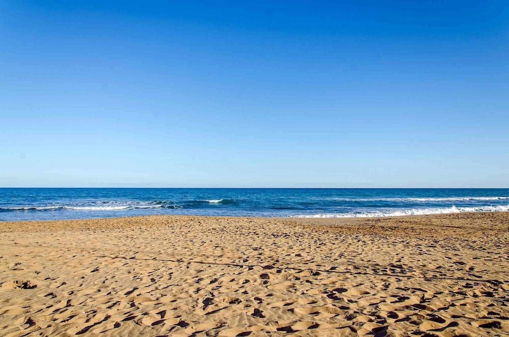 Sabbia1 CaseSicule, Apartment in the City Center and beside the Main Square, Beach at 100 m, Wi-Fi