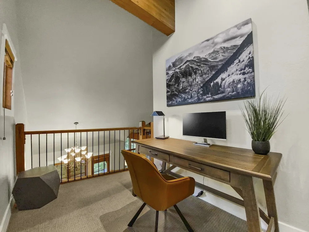 Westridge Chalet 4 Bedroom Townhouse by RedAwning