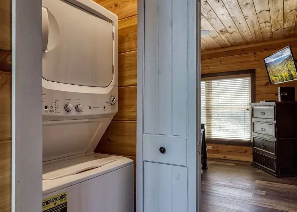 ERN824 - Best Days - Great Location! Close To Town! cabin
