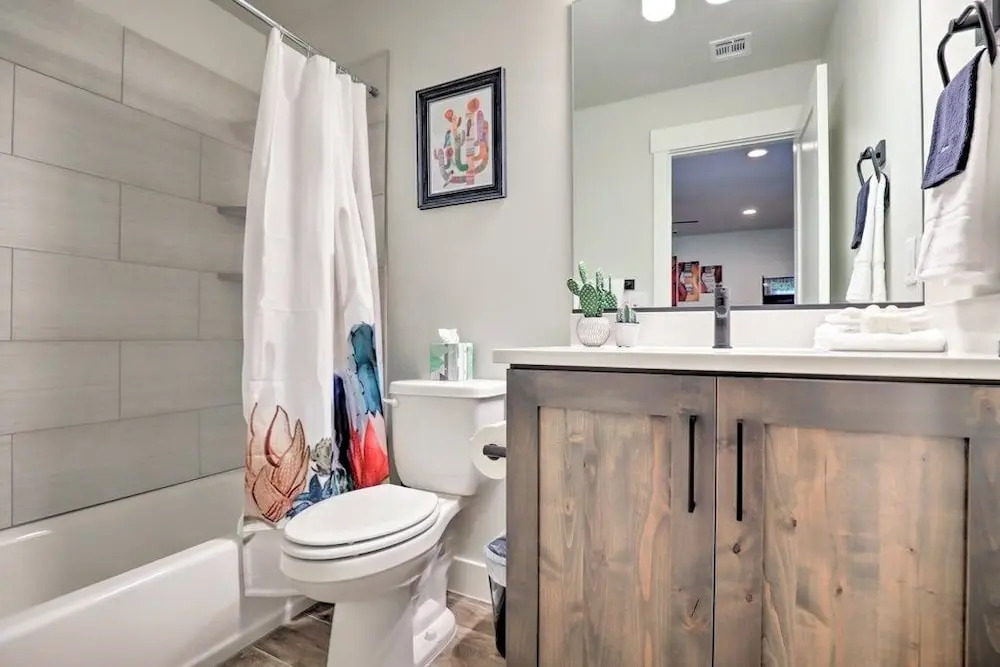 Luxurious End Unit W/ Pool, Hot Tub & Firepit 3 Bedroom Condo