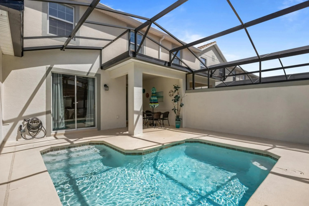 Luxury Thownhouse with private pool