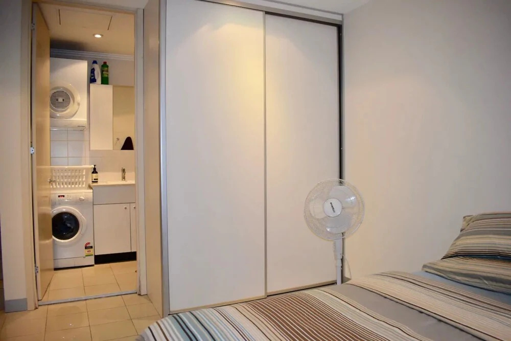 Tranquil 1 Bedroom Apartment With Sunny Courtyard