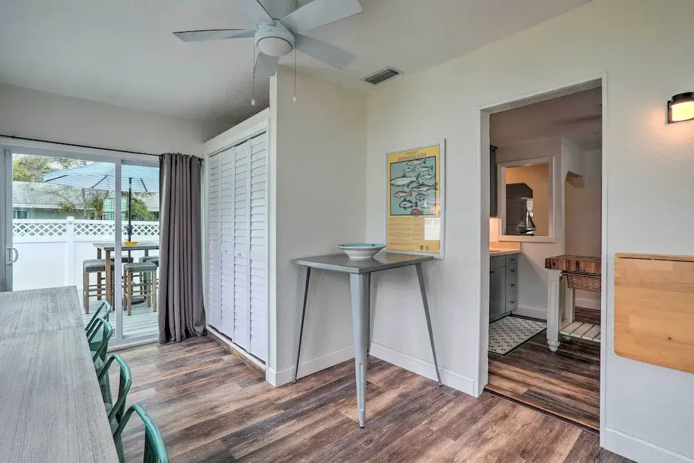 Tampa Bay Area Cottage w/ Gas Grill and Fire Pit