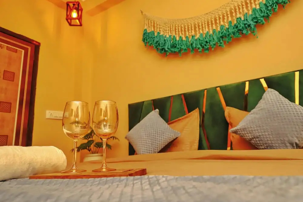 Roomshala 035 Premium Inn Noida Sec 15