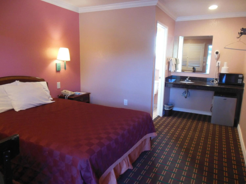 Sealamp Inn