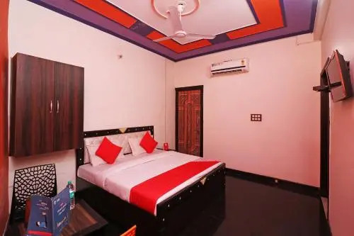 OYO 27763 Tr Hotel