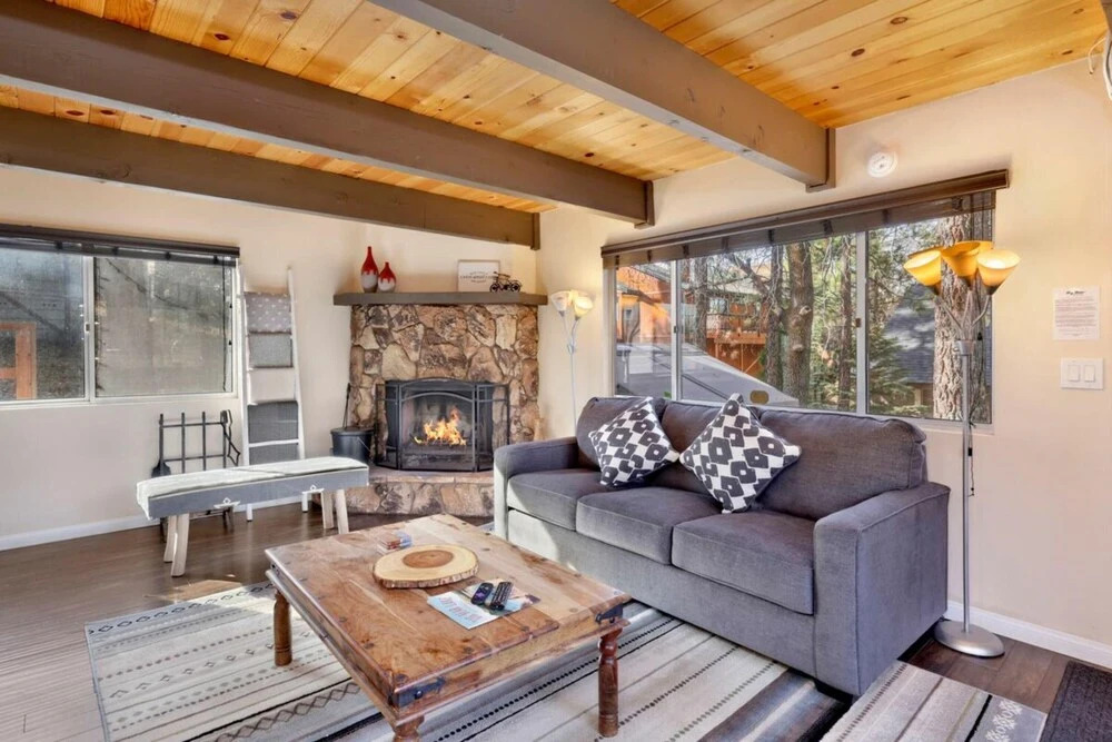 Pinewood Inn #2093 by Big Bear Vacations