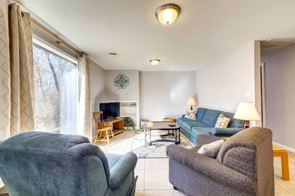 Pet-Friendly Youngstown Cottage w/ Yard
