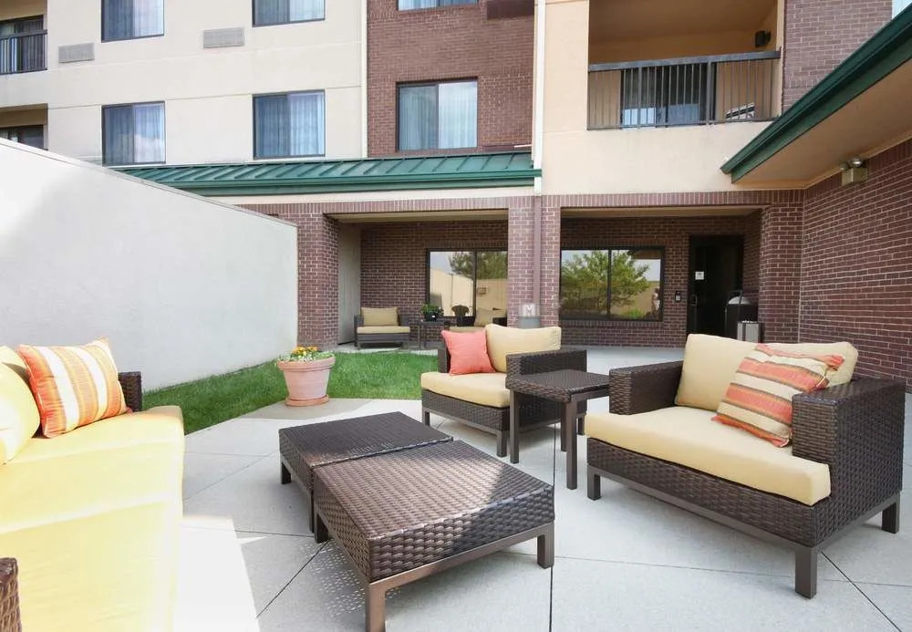 Courtyard by Marriott Chicago Bloomingdale