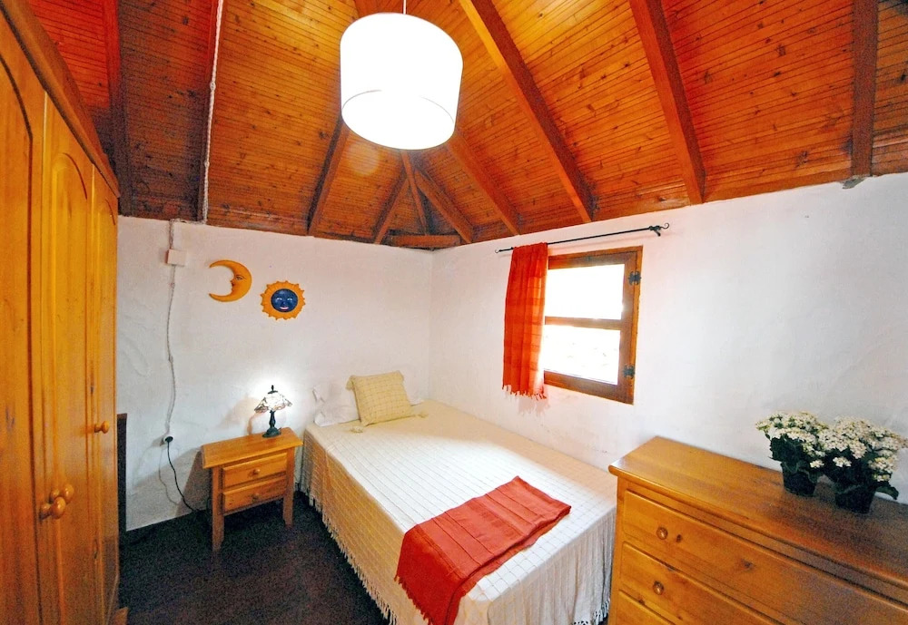 House With 3 Bedrooms in Icod de los Vinos, With Wonderful sea View, E